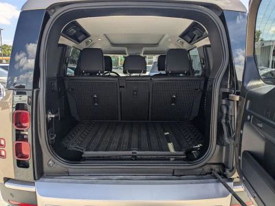 2021 Land Rover Defender 110 — photo 12 view