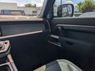 2021 Land Rover Defender 110 — photo 16 view