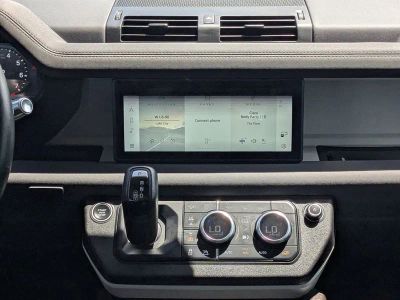 2021 Land Rover Defender 110 — photo 17 view