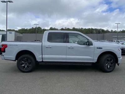 2025 Ford F-150 Lightning - Photo 2