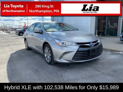 2017 Toyota Camry Hybrid XLE - Photo 2