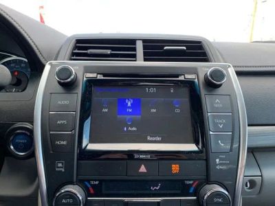 2017 Toyota Camry Hybrid XLE - Photo 22