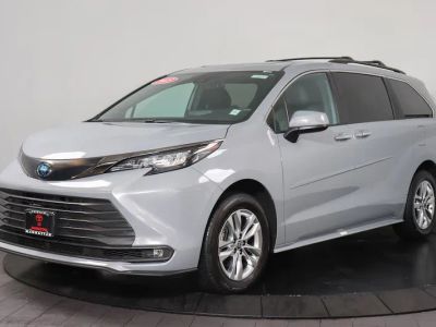 2023 Toyota Sienna - Photo 1
