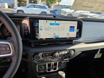 2025 Jeep Wrangler — photo 20 view