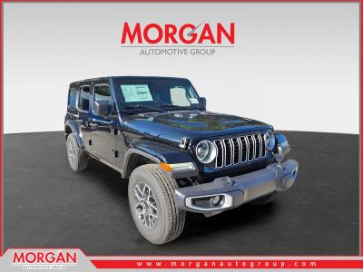 2025 Jeep Wrangler Sahara in Black Clearcoat — front three-quarter view