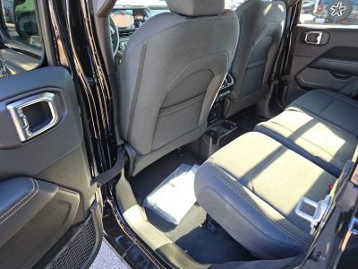 2025 Jeep Wrangler — photo 26 view