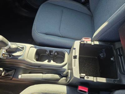 2025 Jeep Wrangler — photo 24 view