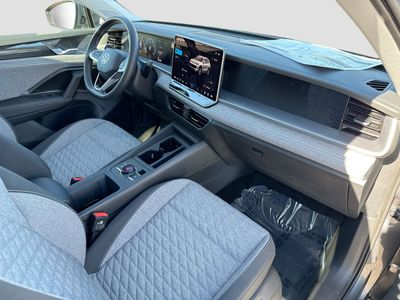 2026 Volkswagen Tiguan — photo 14 view