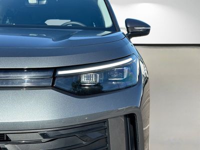 2026 Volkswagen Tiguan — photo 9 view