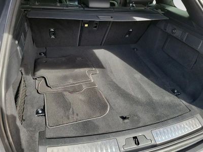 2024 Land Rover Range Rover Velar — detail view