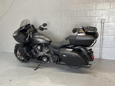 2025 Indian Motorcycle Pursuit Dark Horse w/PowerBand Audio Black Smoke - Photo 11