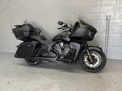2025 Indian Motorcycle Pursuit Dark Horse w/PowerBand Audio Black Smoke - Photo 10