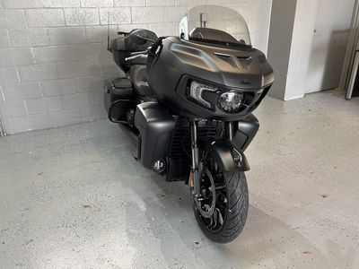 2025 Indian Motorcycle Pursuit Dark Horse w/PowerBand Audio Black Smoke - Photo 2