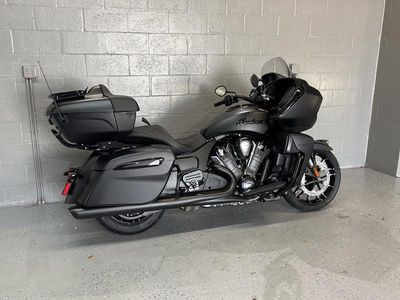 2025 Indian Motorcycle Pursuit Dark Horse w/PowerBand Audio Black Smoke - Photo 12