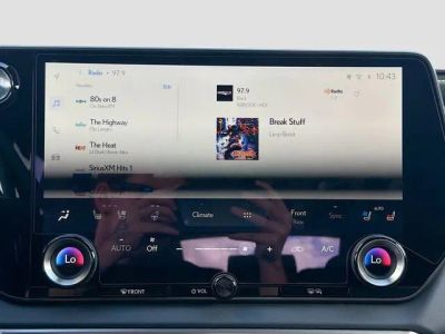 2026 Lexus RX — photo 33 view