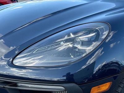 2022 Porsche Macan — photo 9 view