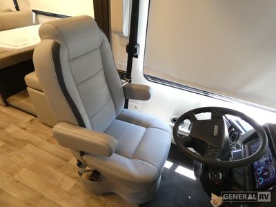 2026 Thor Motor Coach Palazzo GT - Photo 8
