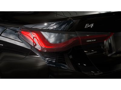 2026 BMW i4 - Photo 8