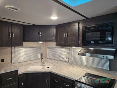 2019 Keystone RV Outback Ultra Lite — photo 21 view