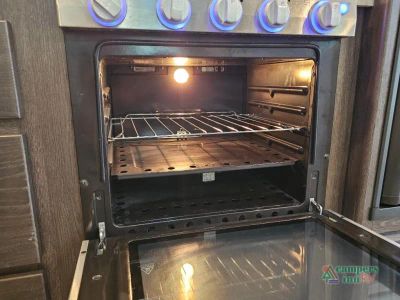 2019 Keystone RV Outback Ultra Lite — photo 16 view