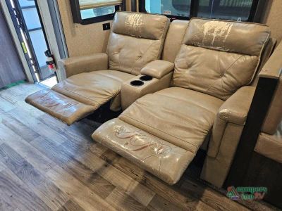 2019 Keystone RV Outback Ultra Lite — photo 32 view