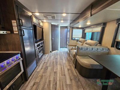 2019 Keystone RV Outback Ultra Lite — photo 9 view