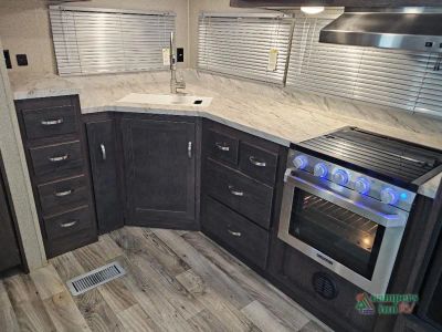 2019 Keystone RV Outback Ultra Lite — photo 11 view