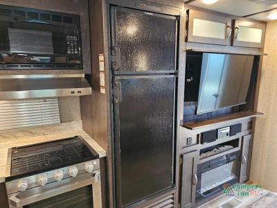 2019 Keystone RV Outback Ultra Lite — photo 24 view