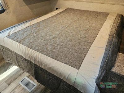2019 Keystone RV Outback Ultra Lite — photo 43 view