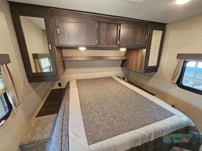 2019 Keystone RV Outback Ultra Lite — photo 40 view