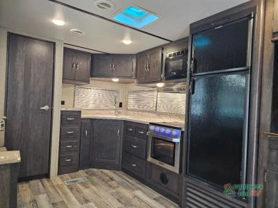 2019 Keystone RV Outback Ultra Lite — photo 10 view