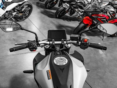 2025 Yamaha MT-07 - Photo 8