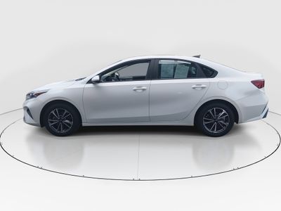 2024 Kia Forte - Photo 4