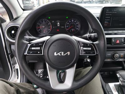 2024 Kia Forte - Photo 12