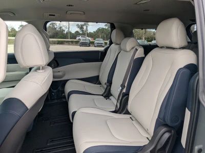 2026 Kia Carnival Hybrid — photo 20 view