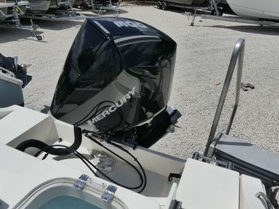 2022 Cobia 237 Center Console - Photo 5