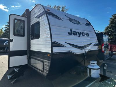 2024 Jayco Jay Flight SLX - Photo 2