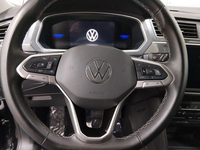 2024 Volkswagen Tiguan — photo 12 view