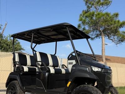 2025 Kawasaki NAV 4e LE — front three-quarter view