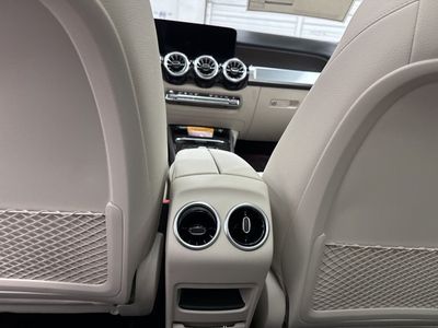 2026 Mercedes-Benz GLB — photo 23 view