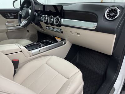 2026 Mercedes-Benz GLB — photo 28 view