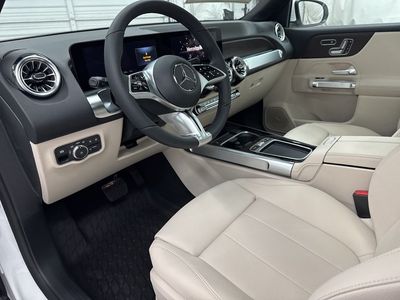 2026 Mercedes-Benz GLB — photo 12 view