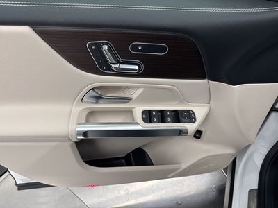 2026 Mercedes-Benz GLB — photo 17 view