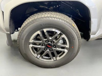 2026 Toyota Tacoma 4WD — photo 11 view