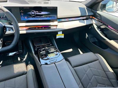 2027 BMW 5 Series — photo 16 view