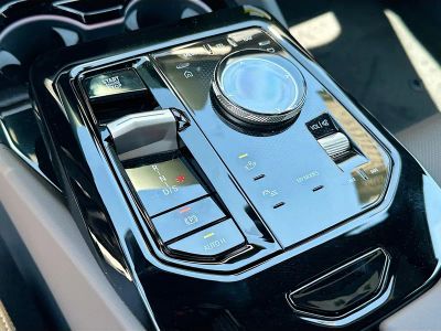 2027 BMW 5 Series — photo 12 view