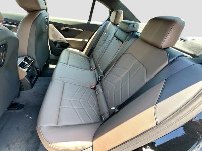 2027 BMW 5 Series — photo 17 view