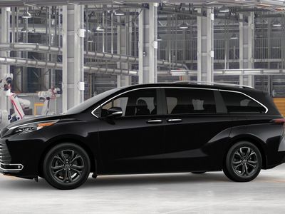 2026 Toyota Sienna - Photo 3