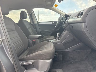 2023 Volkswagen Tiguan — photo 10 view