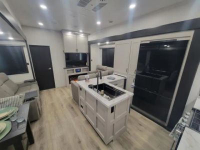 2026 Jayco Seismic Toy Hauler - Photo 13